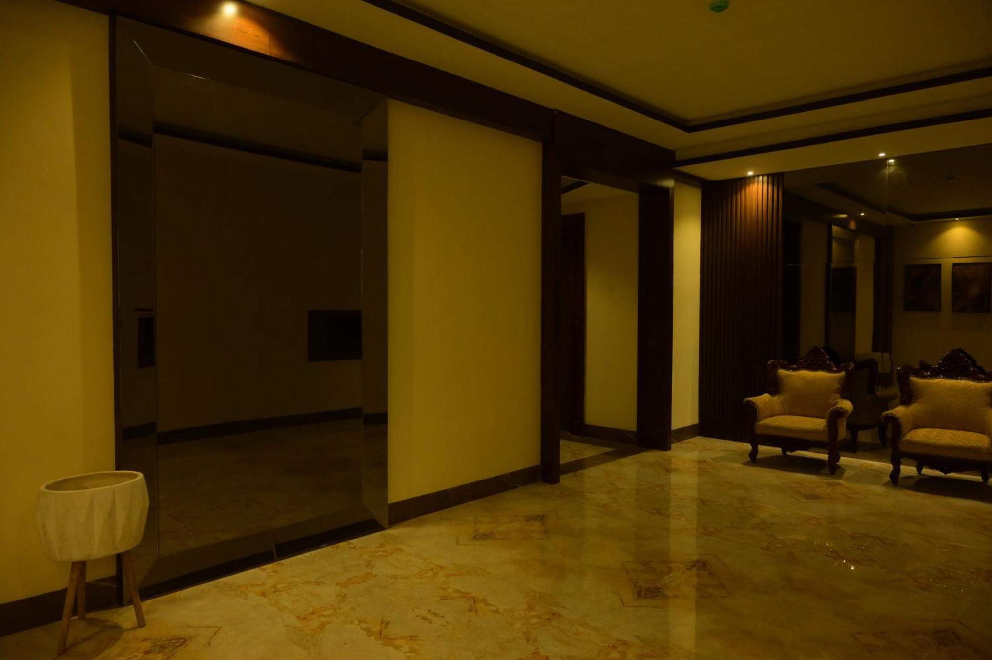 La Grande Suite Karaikal Exterior photo
